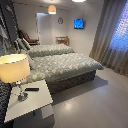 Executive 3 Near Southmead Hospital On Bathroom Apartment *