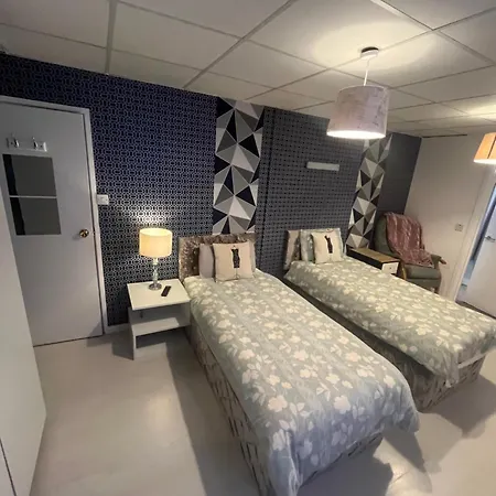 Executive 3 Near Southmead Hospital On Bathroom * בריסטול