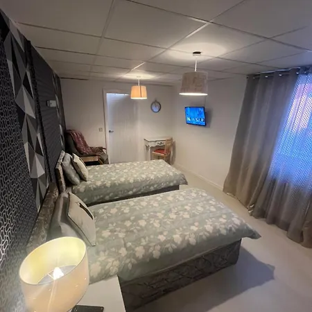 Executive 3 Near Southmead Hospital On Bathroom Apartman