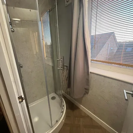 Executive 3 Near Southmead Hospital On Bathroom דירה